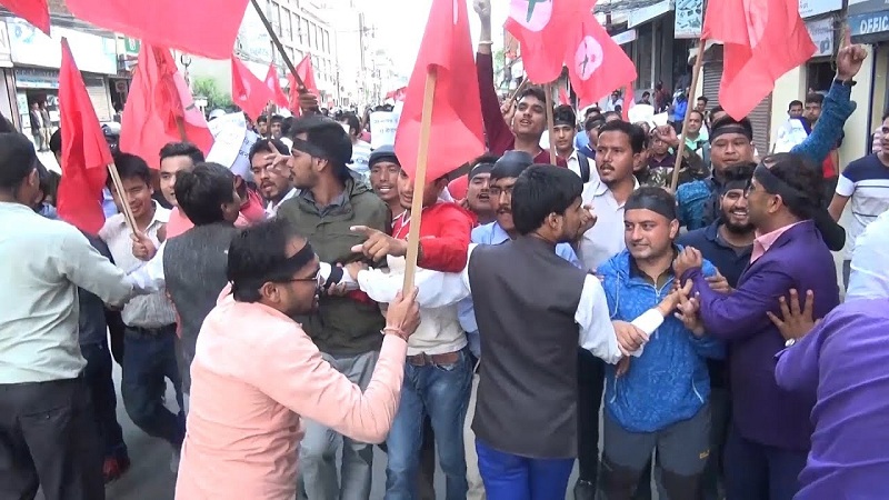 नेविसंघले माग्यो गृहमन्त्री थापाको राजीनामा